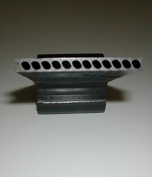 Sección de una placa solar para climatizar el agua de la piscina